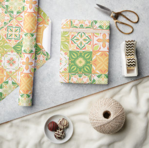 Papel De Presente azulejos ornamentados em verde e amarelo