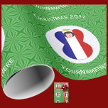 Papel De Presente Bandeira de Natal do Anjo Francês Personalizada<br><div class="desc">Bandeira francesa Anjo de Natal personalizado papel de embrulho. Design apresenta um anjo, vestido na bandeira da França dentro um círculo branco de quadrados rabugentos. O fundo é verde quadrado. Personalizado com nome, ano e feriado, ou o que quiser. Enrole seus presentes de férias e compartilhe seu patrimônio ou planos...</div>
