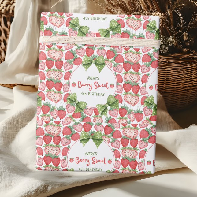 Papel De Presente Berry Sweet 4th Birthday Strawberry Party  (Criador carregado)