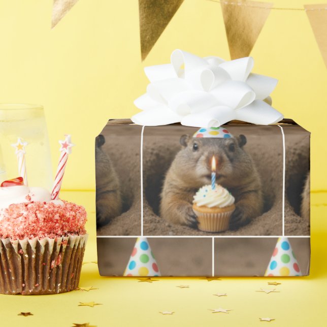 Papel De Presente Birthday Groundhog with a Cupcake (Festa de aniversário)