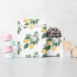 Papel De Presente Boho Watercolor Lemons & Greenery Gift<br><div class="desc">Limões de aquarela de fofo e papel de embrulho de padrão verde. Adicione um sotaque brilhante e festivo ao seu embrulho de presente com este belo papel de embrulho de limão. Design apresenta limões amarelos de cor aquática e folhagem pintada à mão. Este papel de embrulho de limão é perfeito...</div>