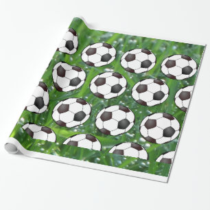 Papel De Presente Bolas De Futebol Na Grama Verde Molhada