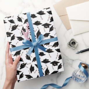 Papel De Presente Bonés de formatura pretos tocados no ar em branco