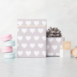 Papel De Presente Bonito Coração Branco Púrpura Pastel Púrpura<br><div class="desc">O papel de embrulho festivo, moderno e simples apresenta um bonito padrão de corações brancos num fundo púrpura na moda. Enrole seus presentes com amor, perfeito para Dia de os namorados, Natal, casamento, aniversários ou chá de fraldas! Desenvolvido exclusivamente para você pelo Happy Dolphin Studio. Se precisar de ajuda ou...</div>