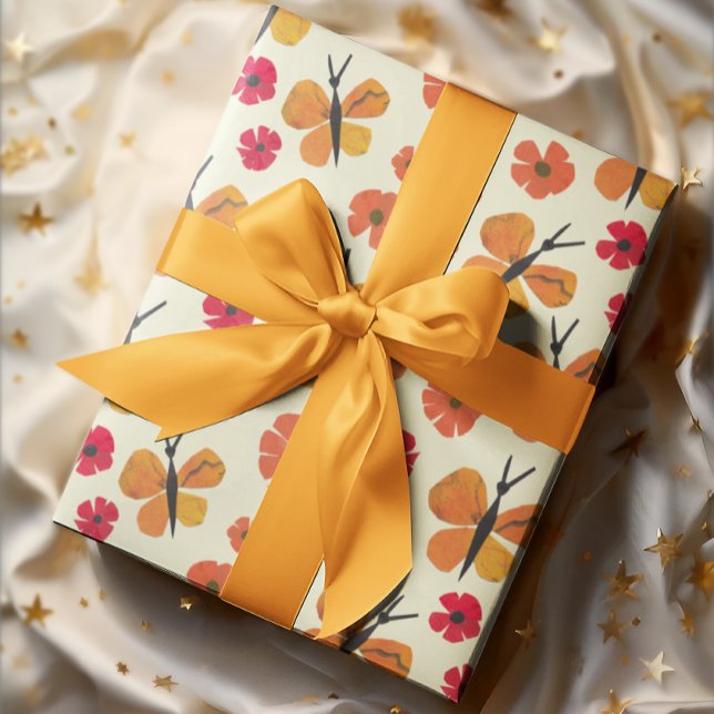 Papel De Presente Borboleta Laranja Vermelha Picada Cuta Retro Tonel (This cute red and orange butterfly and poppy pattern channels the 1960s and 1970s.)