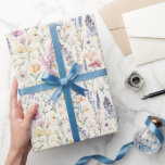Papel De Presente Casamento de Chás de Aniversário Floral<br><div class="desc">Quer esteja comemorando um aniversário ou uma ocasião especial, este papel de embrulho adiciona esse toque perfeito para o seu presente. Disponível em vários tamanhos, é a maneira perfeita de criar momentos memoráveis com uma apresentação em na moda. Torne seus presentes inesquecíveis com este papel embrulhado lindamente trabalhado - porque...</div>