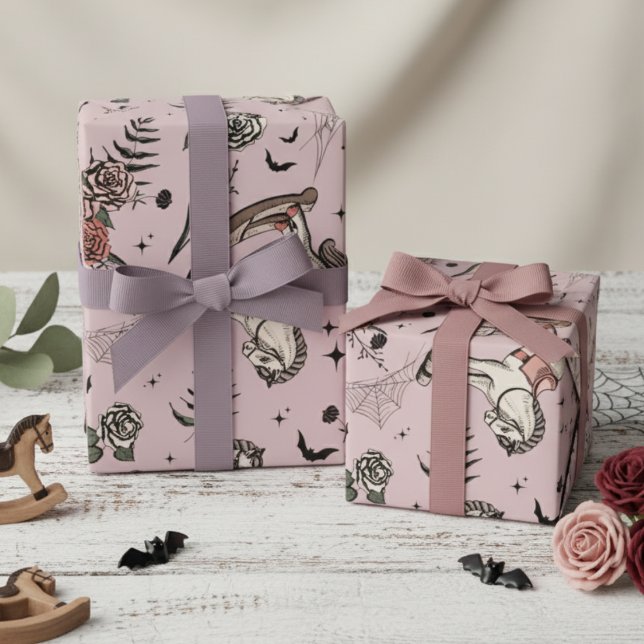 Papel De Presente Cavalo Bótamo, Bebê, Rosa-Rosa-Rosa, Esbranquiçado (Vintage Blush Pink Floral Gothic Rocking Horse, Bats, Webs Pattern for Mother to Be for Halloween.)