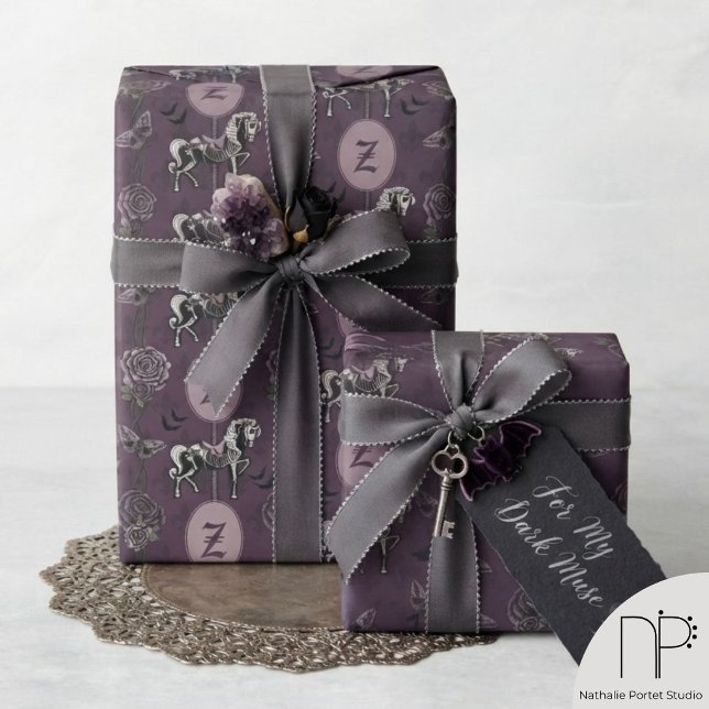 Papel De Presente Cavalo Gótico com Monograma Roxo (Purple monogram gothic horse wrapping paper with a dusty pink frame for elegant and moody gifts.)