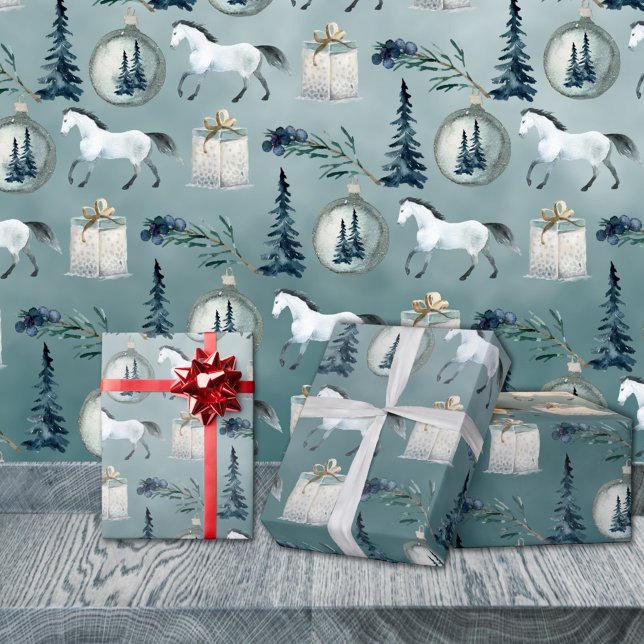 Papel De Presente Cavalos Brancos de inverno Árvores de Spruce Azuis (Winter White Horses Trees Blue Spruce & Berries Christmas Holiday Gift Wrapping Paper Rolls)