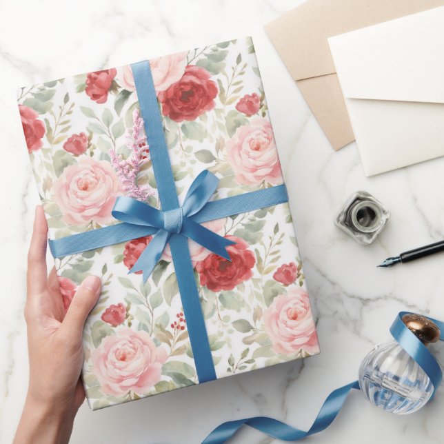 Papel De Presente Chá de Noiva Floral de Rosas Vermelhas e Rosadas (Presentear)