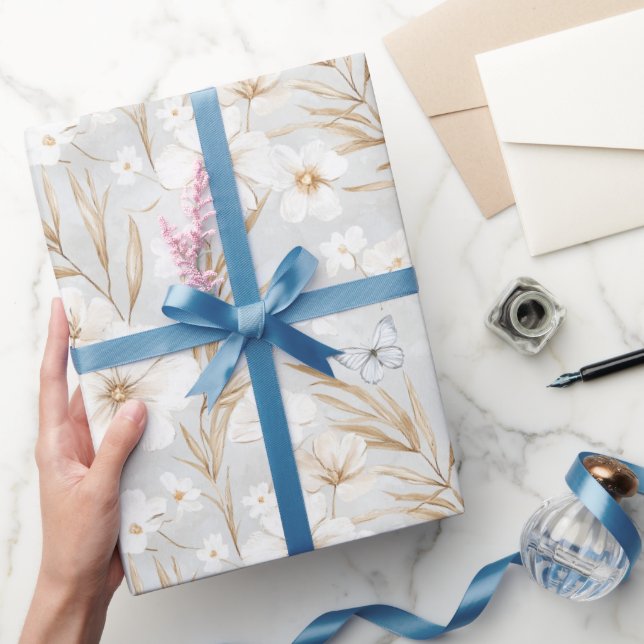 Papel De Presente Chá de Noiva Flores Creme Branco Borboletas Azuis (Presentear)