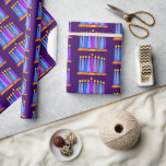 Papel De Presente Chanucá Menorah, uma vela branca, a roxo<br><div class="desc">Uma ilustração lúdica, moderna e artística de velas de padrão de feitiço, divertidas e divertidas em uma menorah ajuda você a lançar no feriado de Chanucá. Velas azuis cortadas com padrões de folha fina coloridos sobrepõem um fundo roxo roxo roxo rico e profundo. Sinta o calor e a alegria da...</div>