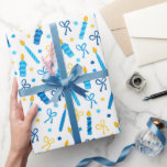 Papel De Presente Chanukah Candles Queimando Azul Branco Dourado<br><div class="desc">Adicione alguma cor de feriado e brilho com este divertido design de papel de embrulho Chanukah. Adequado para crianças ou adultos, necessidades de plástico corporativo ou familiar. Há sacos de presentes coordenados, papel de tecido e fita para uma aparência completa de Chanukah, ou você pode misturar e combinar com nossos...</div>