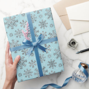 Papel De Presente Chic Powder Blue Christmas com flocos de neve eleg