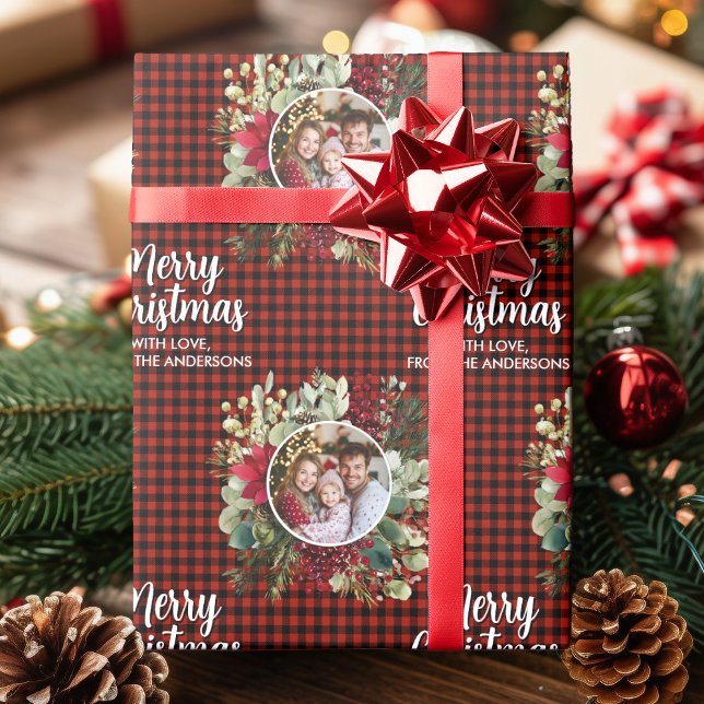 Papel De Presente Christmas Wreath Plaids Family Photo Personalized (Christmas Wreath Plaids Family Photo Personalized Wrapping Paper)