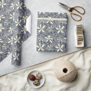 Papel De Presente Cinzas flóricas e padrão das flores de creme