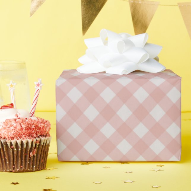 Papel De Presente Classic Elegant Gingham Plaid in Muted Pink (Festa de aniversário)