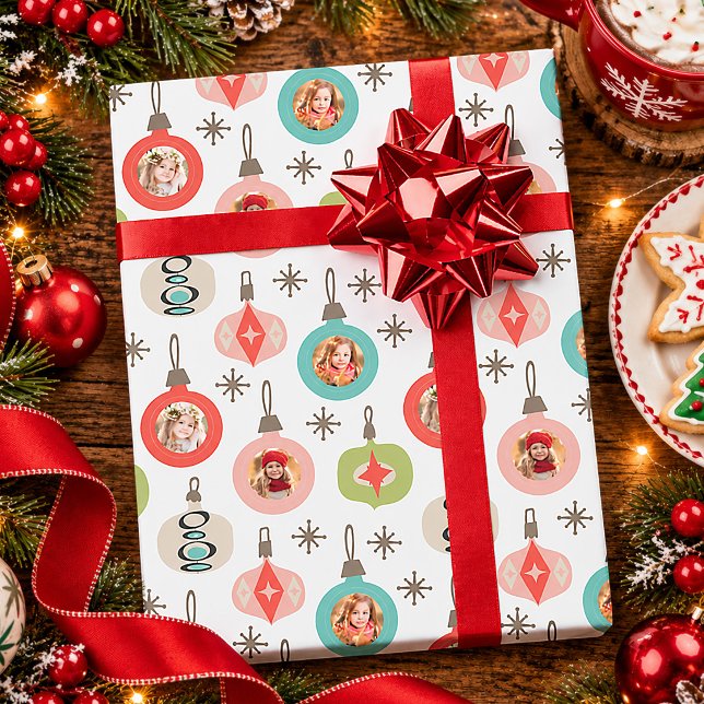 Papel De Presente Colagem de fotos de Natal fofa (personalize this cute retro ornament pattern with 3 of your own photos inside the ornaments)