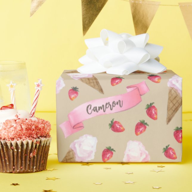 Papel De Presente Cone de Sorvete de Morango Ilustrado À Mão (Festa de aniversário)