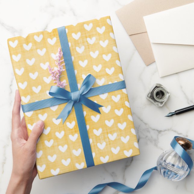 Papel De Presente Corações Brancos em Linho Amarelo Mostarda (Presentear)