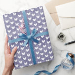 Papel De Presente Corações Brancos em Linho Azul Marinho<br><div class="desc">Adicione um toque de doçura a qualquer presente com este Papel de Embrulho Corações Brancos em Linho,  apresentando um fundo suave e rústico e um charmoso padrão de corações. Perfeito para casamentos,  aniversários e ocasiões de coração!</div>
