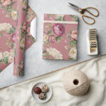 Papel De Presente Coroa Floral de Peônia Rosa Malva para Chá de Noiv<br><div class="desc">Coroa de peônia rosa e branca muito bonita em um fundo malva. Perfeita para todos os presentes do seu chá de noiva.</div>