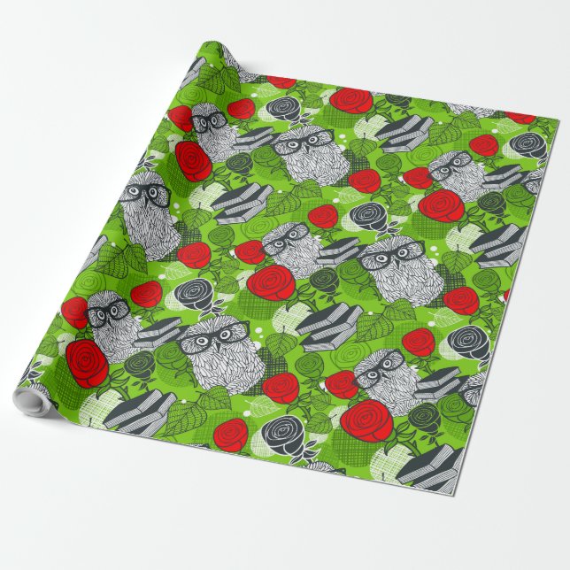 Papel De Presente Coruja nas rosas vermelhas (Desenrolado)