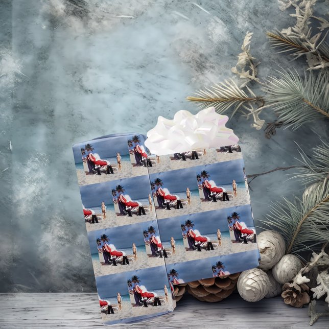 Papel De Presente Criança Vê Papai Noel Sentado Na Praia (Criador carregado)