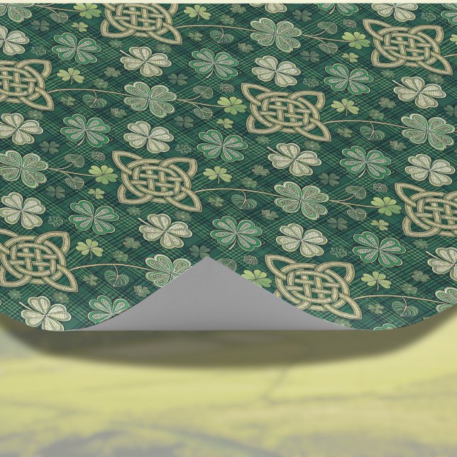 Papel De Presente Cruz Celta e Trevo Irlandês Verde com Visual Vinta (Criador carregado)
