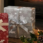 Papel De Presente Dachshund Snowflakes Silver Christmas Gift Wrap<br><div class="desc">🎄 🐶 faça cada pata atual com este *Dachshund Snowflakes Red Wrapping Paper*! Apresentando um adorável dachshund cercado por delicados flocos de neve em um fundo vermelho ousado, este papel de embrulho é perfeito para amantes de cachorros mais astutos que procuram adicionar um toque festivo aos presentes de férias. Quer...</div>