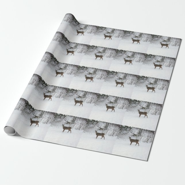 Papel De Presente Deer em pé na neve (Desenrolado)