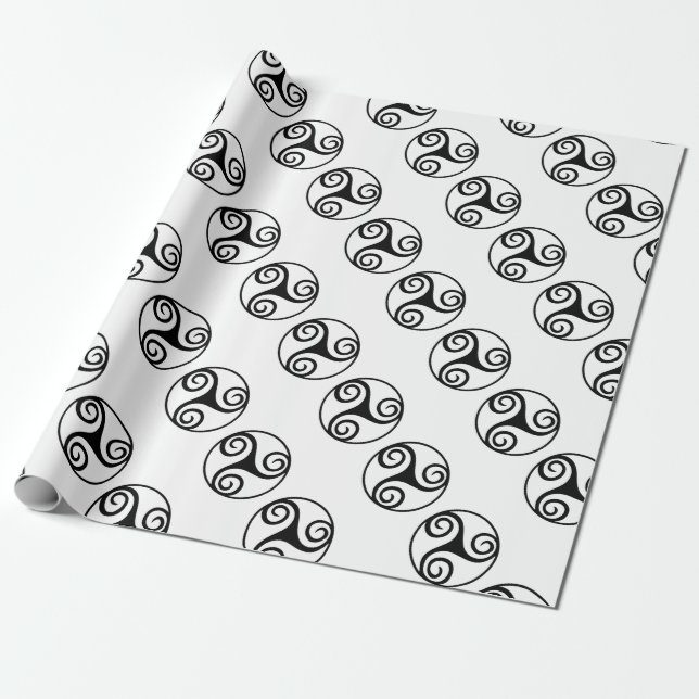 Papel De Presente Design Triskele Celta Tradicional (Desenrolado)