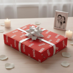 Papel De Presente Dia dos Namorados Moderno XOXO Vermelho e Branco