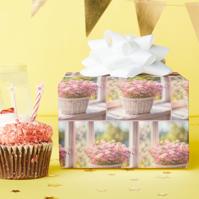 Papel De Presente Disposição Da Flor Rosa Na Cesta Maciça (Festa de aniversário)