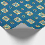 Papel De Presente Dourado Menorah e estrela de David: Feriados Judeu<br><div class="desc">Feliz Hanukkah. Estrela Dourada de David e Menorah design Hanukkah,  Rosh Hashanah,  Passover,  Qualquer Papel de Embraiamento para Presentes Judeus. Presentes e cartões correspondentes disponíveis na Categoria Feriados Judeus / Hanukkah da nossa loja.</div>