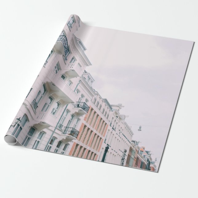 PAPEL DE PRESENTE EDIFÍCIOS BRANCOS E MARINHOS (Desenrolado)