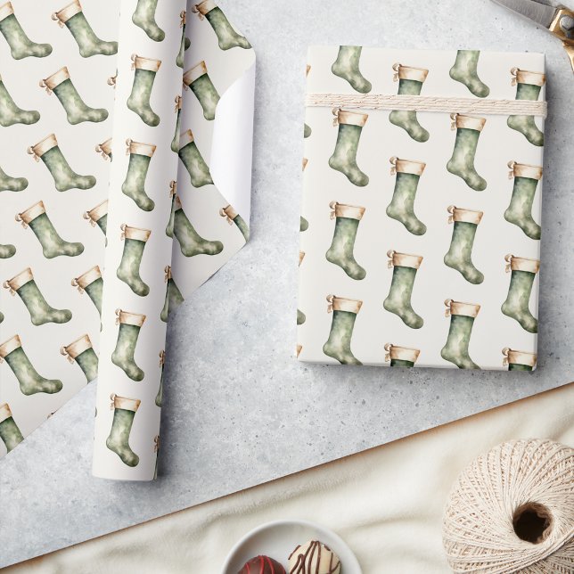Papel De Presente Encapsulamento de presente de Natal (Classic Green Christmas Stocking Gift Holiday Wrapping Paper by Painted Paperie
)