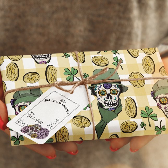 Papel De Presente Engraçados - Amarelo Festivo - Peles e Moedas de A (Funny & festive, these Irish sugar skulls are wearing hats and scarves and spreading luck and cheer!)