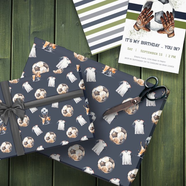 Papel De Presente Envolvimento do Presente no Futebol (Green Blue Soccer Pattern Birthday Party Wrapping Paper)