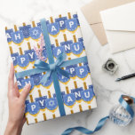 Papel De Presente Estrela Feliz de Hanukkah de David Snowflakes Azul<br><div class="desc">Prepare-se para iluminar suas comemorações de Chanucá com nosso papel de embrulho Feliz Chanucá, com flocos de neve, Estrela de David, e Feliz Chanucá, escrito em letra de moda. Este papel de embrulho adiciona um toque especial aos presentes de Chanucá. Enrole seu amor e seus desejos calorosos com este belo...</div>