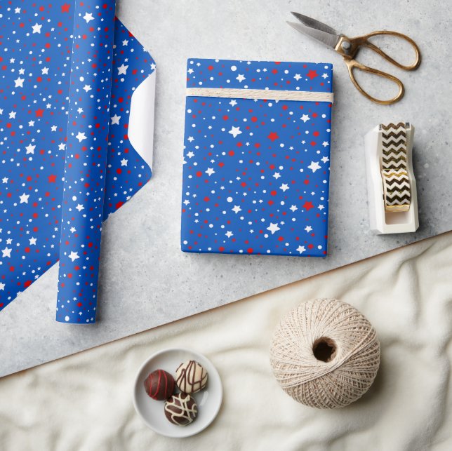 Papel De Presente Estrelas Vermelhas e Brancas Patrióticas no Azul (Artesanato)