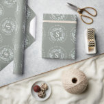 Papel De Presente Eucalyptus Nome inicial Happy 50th Birthday Sage<br><div class="desc">Eucalyptus Nome Inicial Feliz 50º Aniversário. Seu presente para a aniversariante 50º será ainda mais especial envolto com um toque pessoal,  com um padrão circular de aquarela eucalipto e inicial dentro de Feliz 50º Aniversário e o nome do seu receptor curvado em branco em um fundo verde sábio.</div>
