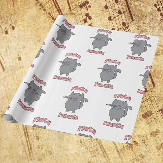 Papel De Presente Fã de Música Engraçado Fã de Flauta Tocando Gato (Wrapping paper featuring a gray cat playing the flute and the words flute fanatic.)