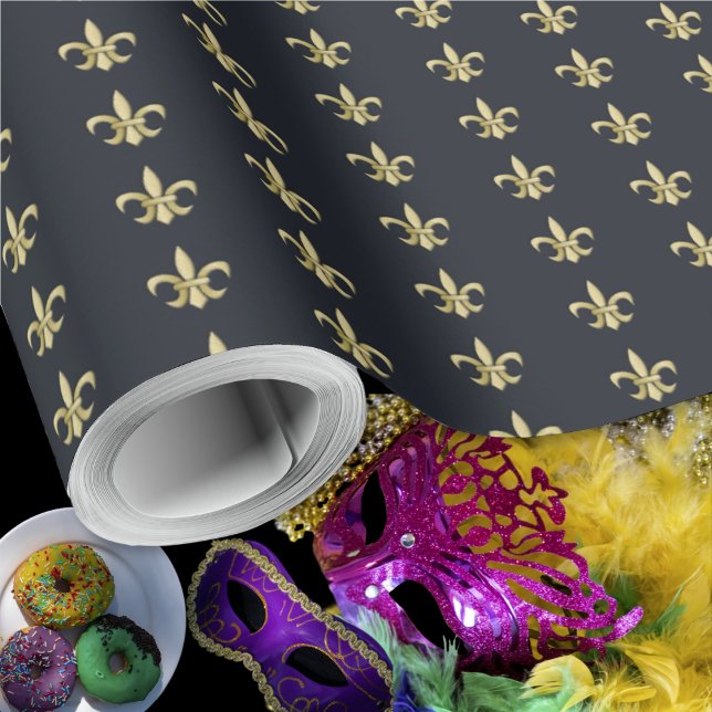 Papel De Presente Faux Dourado FleurDeLis no Grafite (Faux Gold FleurDeLis on Graphite Wrapping Paper Roll by Leapfroglisics Shop)