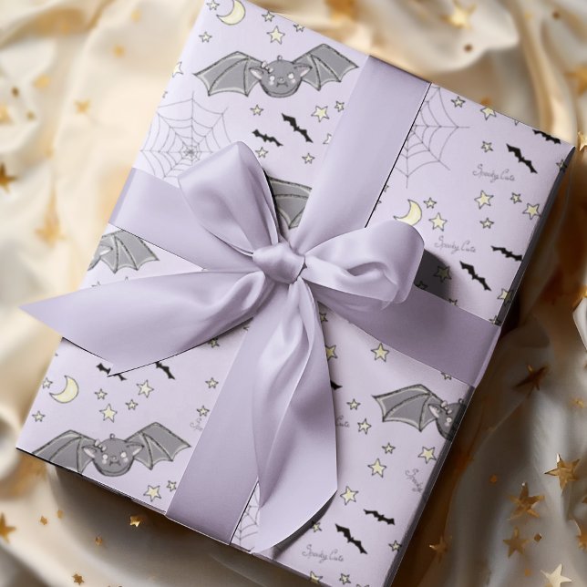Papel De Presente Feliz Dia das Bruxas de Feliz Roxo Adorável (Adorable Kids Halloween Spooky Cute Bats, Moons, Stars, Spider Webs & Hand-written "Spooky Cute".)