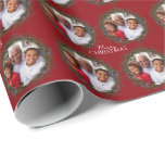 Papel De Presente Feliz Natal Foto Wreath Red Christmas<br><div class="desc">Papel de embrulho de Natal fotográfico com sua foto favorita e um fundo vermelho escuro. Basta adicionar sua foto,  adicionar este papel de embrulho ao seu carrinho e ter um Natal maravilhoso. Feliz Natal Pine Wreath Red Christmas Wraping Paper Design de Natal | ©Melissa Patton — Designer/Ilustrator</div>