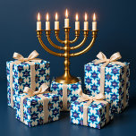 Papel De Presente Feliz papel de moldagem do Hanukkah 1a<br><div class="desc">Padrão de excelente para embrulhar seus presentes de Hanukkah. Estrela Branca de David sobre fundo azul-céu.</div>