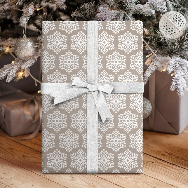 Papel De Presente Feriado de Natal do Kraft White Snowflakes (Kraft White Snowflakes Christmas Holiday Wrapping Paper)