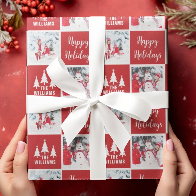 Papel De Presente Feriados Felizes do Nome da Família de Fotografias (Red Custom Photo Family Name Happy Holidays Wrapping Paper
)