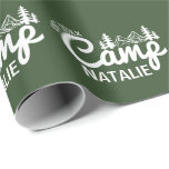 Papel De Presente Festa de Solteira Personalizada de Acampamento Cus<br><div class="desc">Embrulhe os presentes da sua festa de despedida de solteira no acampamento com estilo usando este Papel de Embrulho Personalizado para Festa de Despedida de Solteira no Acampamento. Perfeito para celebrar os "Últimos Dias Antes do Véu", este papel de embrulho único traz um toque divertido e coeso para o seu...</div>